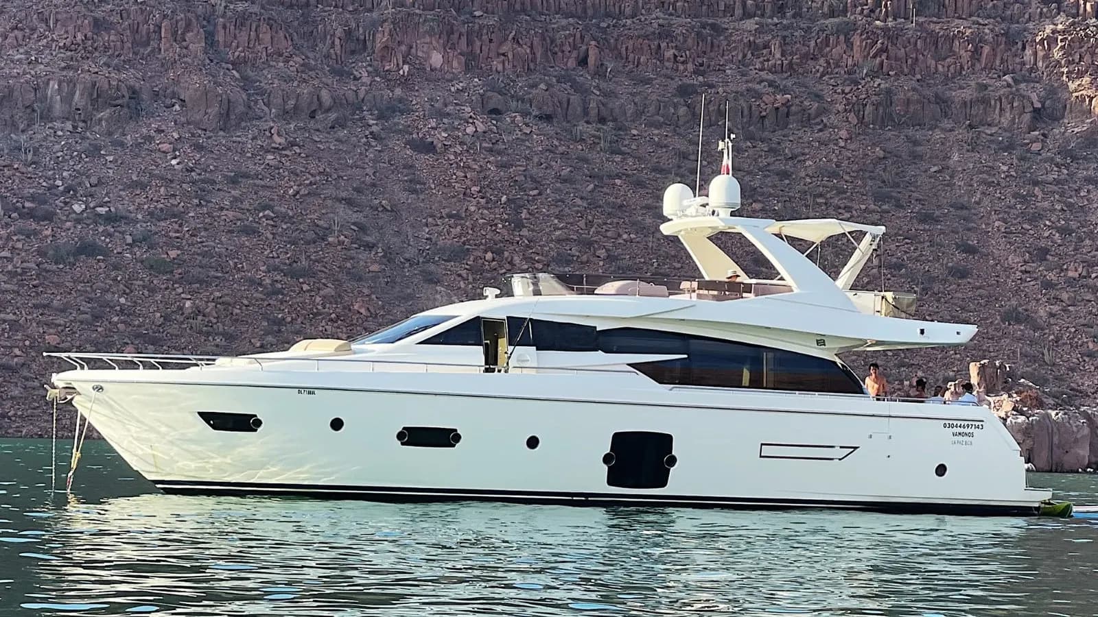Ferretti 72FT